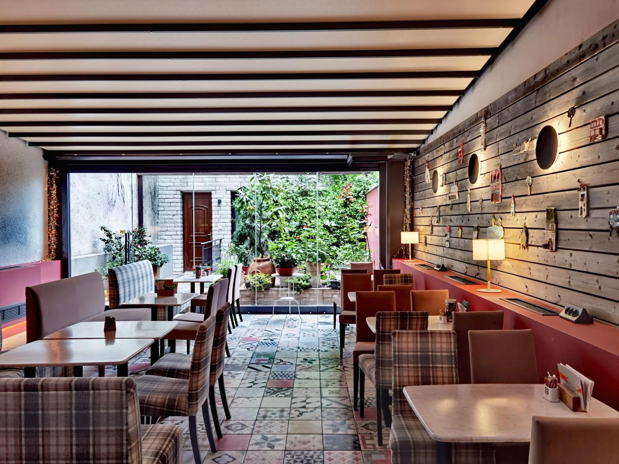 Z Hotel Ioannina Buitenkant foto